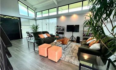 En venta exclusiva residencia en Alto Boquete