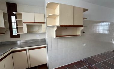 casa en arriendo en santa teresita. Cod A11878