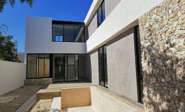 Casa en venta en Privada  al norte de Mérida   4 habitaciones