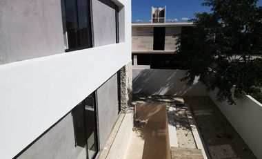 Casa en venta en Privada  al norte de Mérida   4 habitaciones