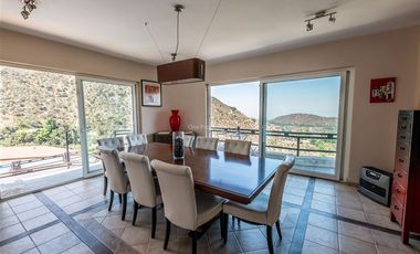 Casa en arriendo de 4 dorm. en Lo Barnechea