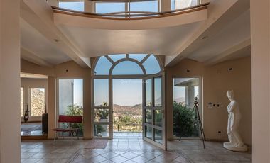 Casa en arriendo de 4 dorm. en Lo Barnechea