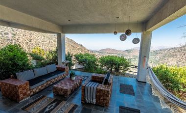 Casa en arriendo de 4 dorm. en Lo Barnechea