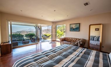 Casa en arriendo de 4 dorm. en Lo Barnechea