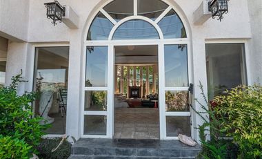 Casa en arriendo de 4 dorm. en Lo Barnechea