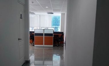 ALQUILER OFICINA 103 M2 CON MUEBLES CALLE 50, TORRE GLOBAL