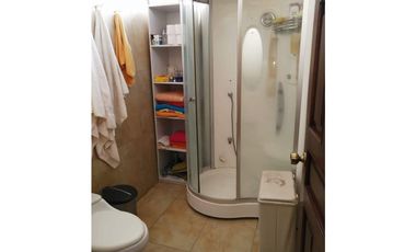 CASA ESQUINERA A DOS CUADRAS DEL CENTRO DE OTAVALO