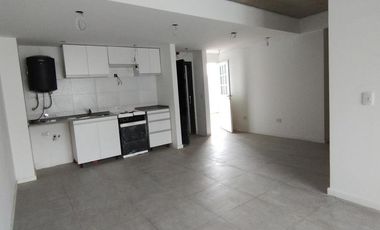 Departamento 3 ambientes a estrenar, con balcón al frente en venta, en Wilde