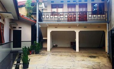 Di Sewakan Rumah Cocok Untuk Kantor Strategis 5 Kamar di Arcamanik Bandung