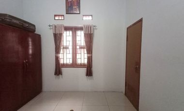 Di Sewakan Rumah Cocok Untuk Kantor Strategis 5 Kamar di Arcamanik Bandung