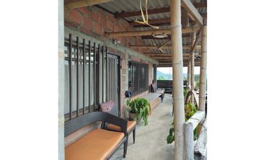 SE VENDE CASA  LOTE CERCA A LA FLORIDA