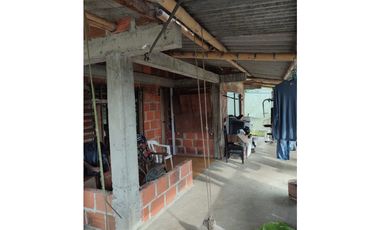 SE VENDE CASA  LOTE CERCA A LA FLORIDA