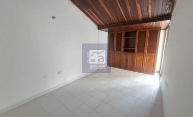 COD. 1579 - SE ARRIENDA CASA - BARRIO: EL TEJAR