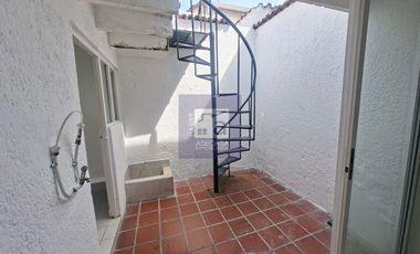 COD. 1579 - SE ARRIENDA CASA - BARRIO: EL TEJAR