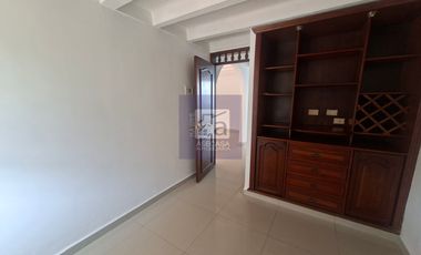 COD. 1579 - SE ARRIENDA CASA - BARRIO: EL TEJAR