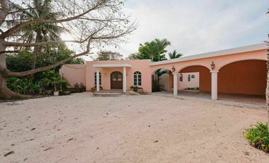 Casa en venta en Chichi Suarez de 1300 M2