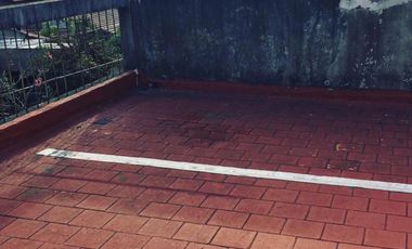 VENTA Propiedad tres ambientes mas dos locales. Jose C Paz.