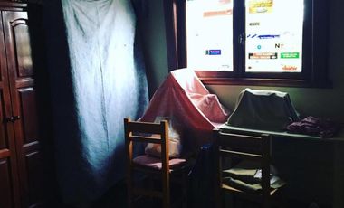 VENTA Propiedad tres ambientes mas dos locales. Jose C Paz.