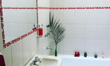 VENTA Propiedad tres ambientes mas dos locales. Jose C Paz.