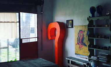 VENTA Propiedad tres ambientes mas dos locales. Jose C Paz.