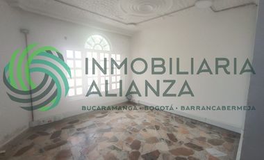 casa en arriendo en el recreo. Cod A17036