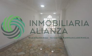 casa en arriendo en el recreo. Cod A17036
