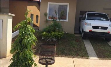 VENDO CASA,  EN LA ARBOLEDA 3R
