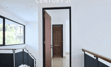 Rumah Dijual Di Bintaro Jaya Sektor 9 Dengan Kolam Renang