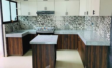 Hermosa Casa en Venta de 3 niveles Fraccionamiento Privado Coatepec