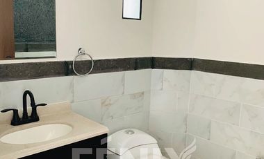 Hermosa Casa en Venta de 3 niveles Fraccionamiento Privado Coatepec