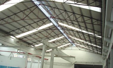 Excelente galpón en alquiler