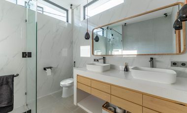 Leasehold - Private Rooftop Sanctuary, A Fully Furnished Luxury Villa in Pererenan, Canggu, Bali