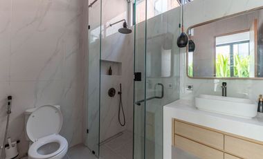 Leasehold - Private Rooftop Sanctuary, A Fully Furnished Luxury Villa in Pererenan, Canggu, Bali