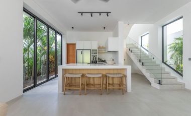 Leasehold - Private Rooftop Sanctuary, A Fully Furnished Luxury Villa in Pererenan, Canggu, Bali