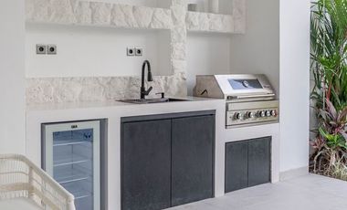 Leasehold - Private Rooftop Sanctuary, A Fully Furnished Luxury Villa in Pererenan, Canggu, Bali