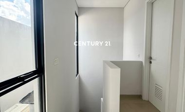 Rumah Modern 3 KT Dekat UPJ Stasiun Dan BXC Mall NY 17622