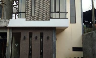 rumah siap huni 2 lantai gratis semua biaya di cilendek