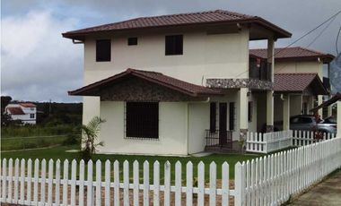 VENDO ALQUILO CASA ESTILO DUPLEX