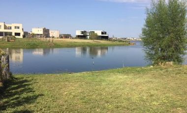 Venta casa a estrenar al lago en Villanueva Barrio San Rafael