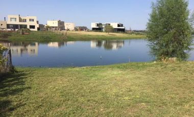 Venta casa a estrenar al lago en Villanueva Barrio San Rafael