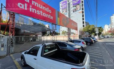 LOCAL SOBRE Av LIBERTADOR 1967 - TRIPLE FRENTE - IDEAL CONSESIONARIA - LAVADEROS - VICENTE LOPEZ