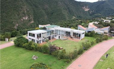 VENDO O ARRIENDO LA CALERA  450 M2