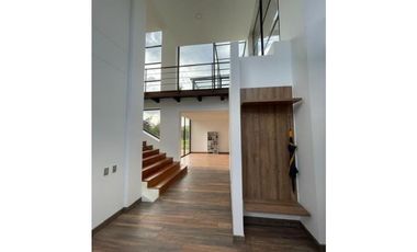 VENDO O ARRIENDO LA CALERA  450 M2