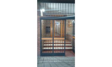 Venta departamento de oficinas calle España y Pedro Molina