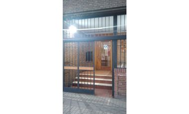 Venta departamento de oficinas calle España y Pedro Molina