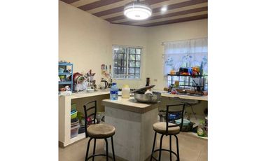 ALQUILO CASA DE 3HAB 3 BAÑOS SEMIAMOBLADO