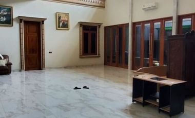 Rumah Mewah di Gayungsari Dekat Ketintang POLDA Lingkungan Elit