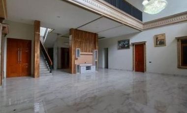 Rumah Mewah di Gayungsari Dekat Ketintang POLDA Lingkungan Elit