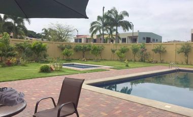 VENTA DE TERRENO EN URBANIZACIÓN SAN EDUARDO