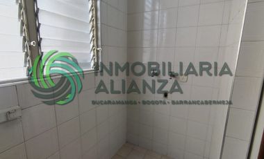apartamento en arriendo en la universidad. Cod A14489